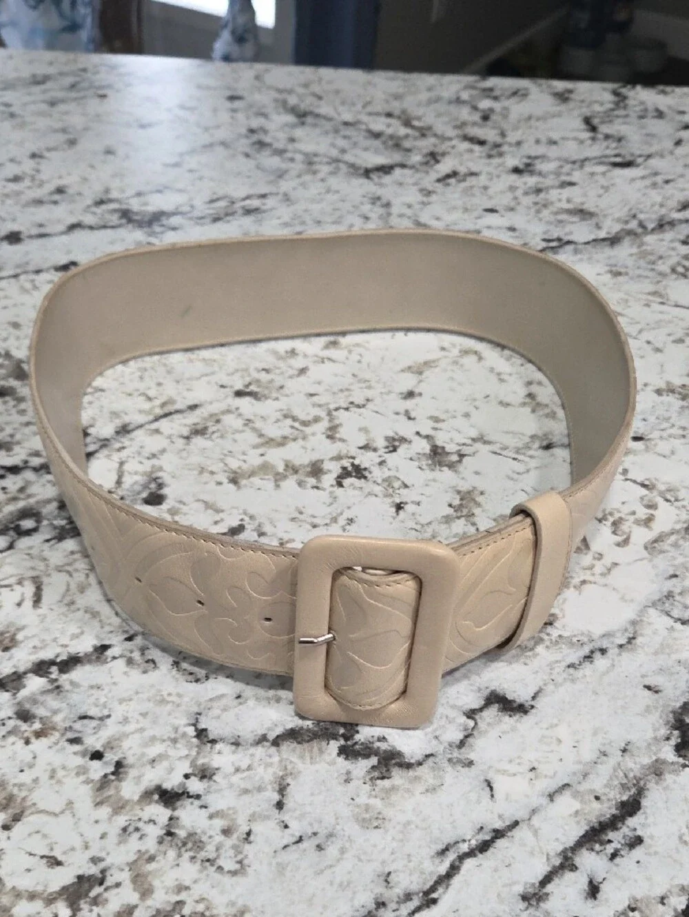HOBO Neutral Beige Leather Belt with Square Silver Buckle Vintage